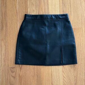 ARITZIA WILFRED BLACK LEATHER SKIRT - size 4